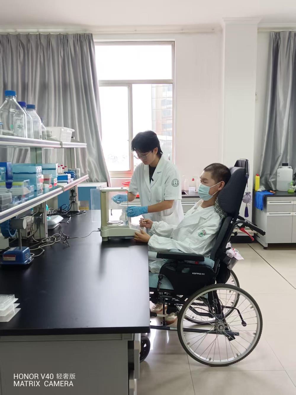 同学帮助.jpg