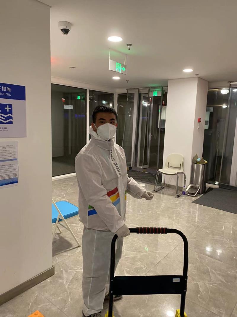 王思江在冬奥会做志愿者.jpg